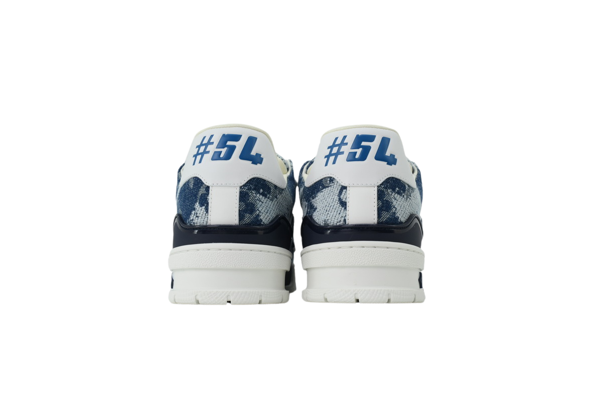 'Louis V' Trainer