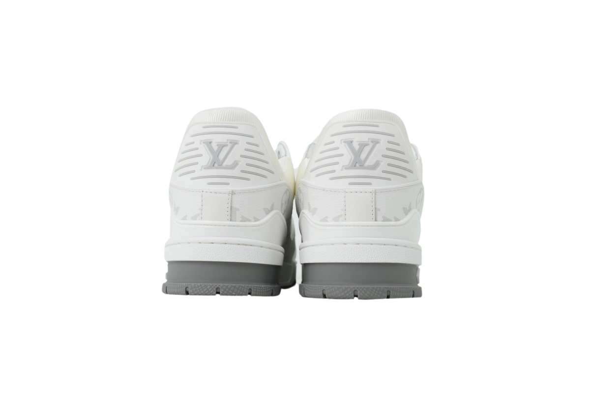'Louis V' Trainer