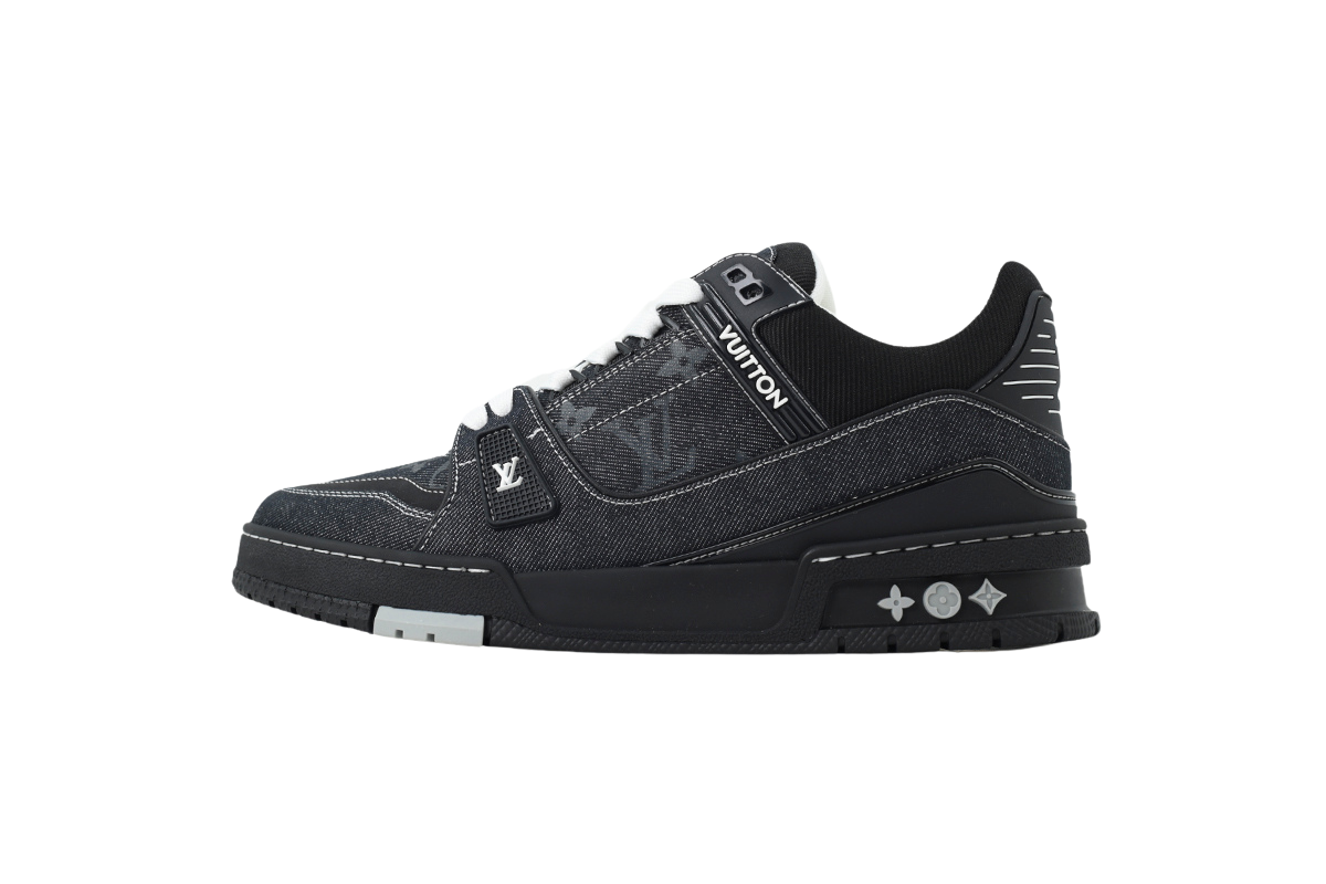 'Louis V' Trainer