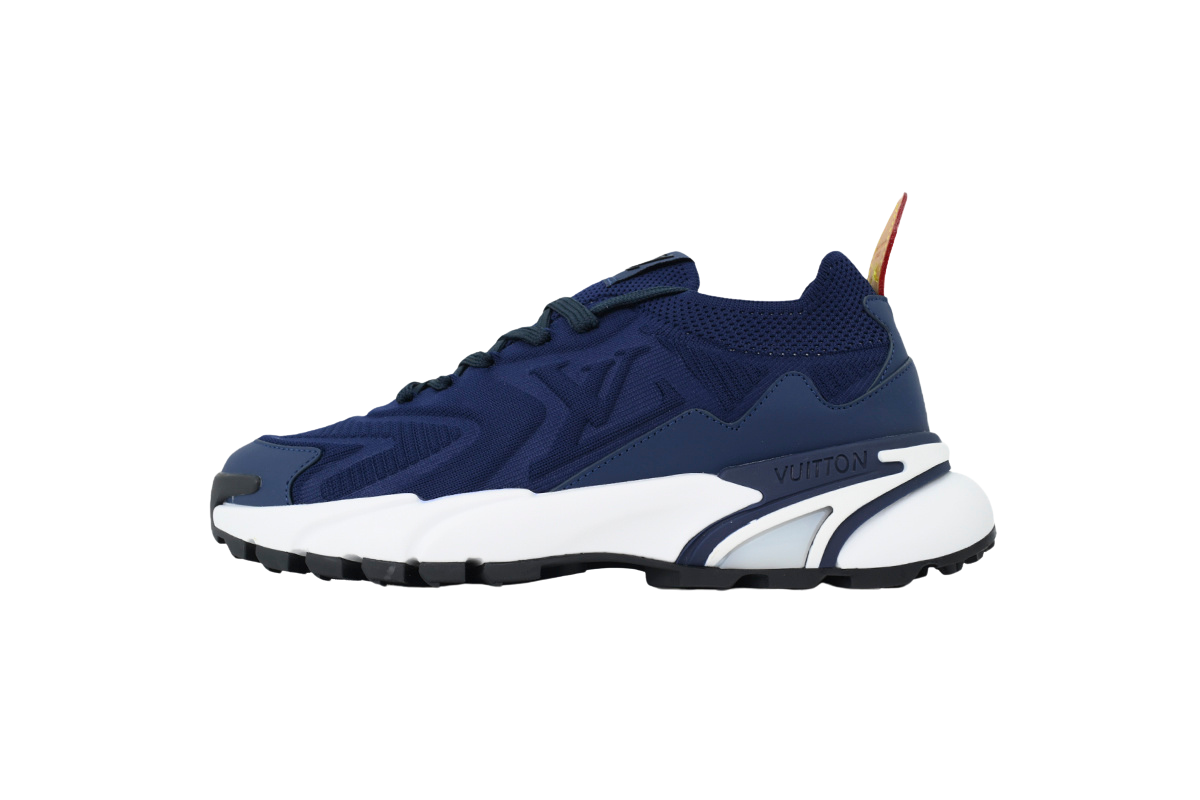 'Louis V' Style Trainer
