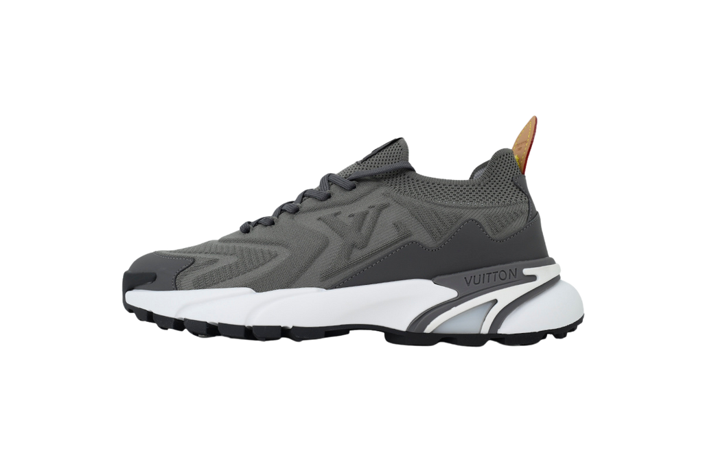 'Louis V' Style Trainer